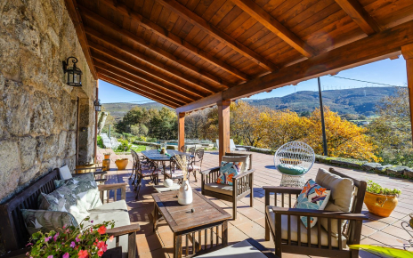 Furnished porch, such a wonderful outdoor spot